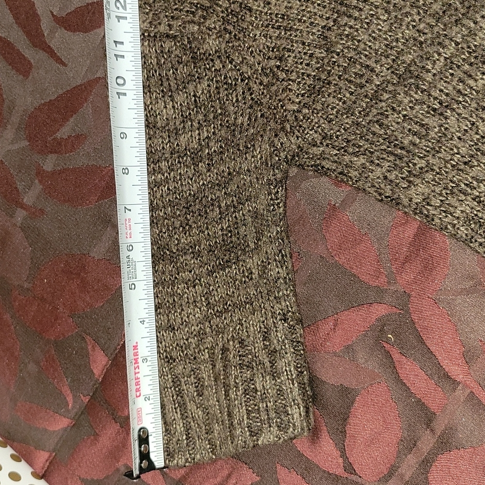 Sweater - Picture 8 of 8